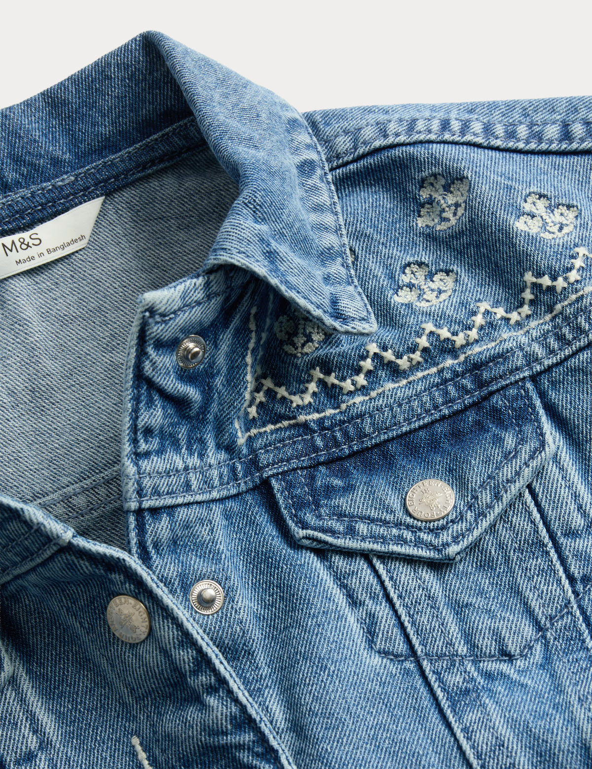 Veste en denim brodée